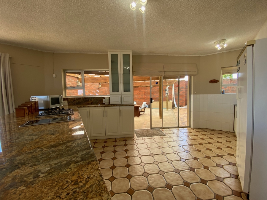 5 Bedroom Property for Sale in Cintsa East Eastern Cape